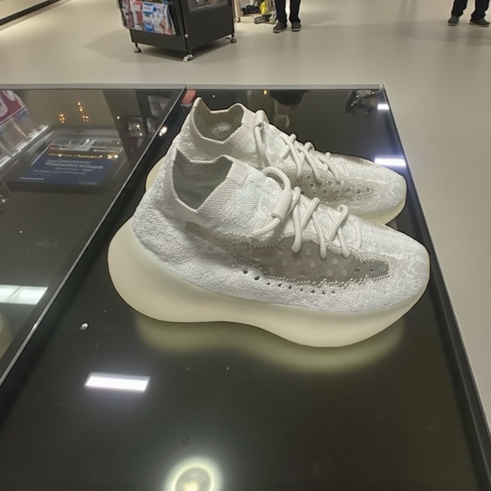 Adidas Yeezy boost 380